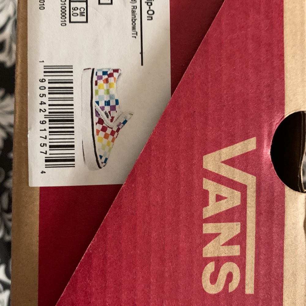 Vans - Picture 2 of 3